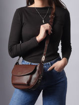 Cross Body Tas Marsha Guess Bruin marsha BG950119-vue-porte